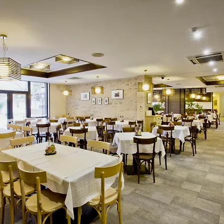 Хотел Casa Karina