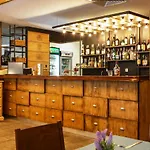 Hotel Casa Karina 4*